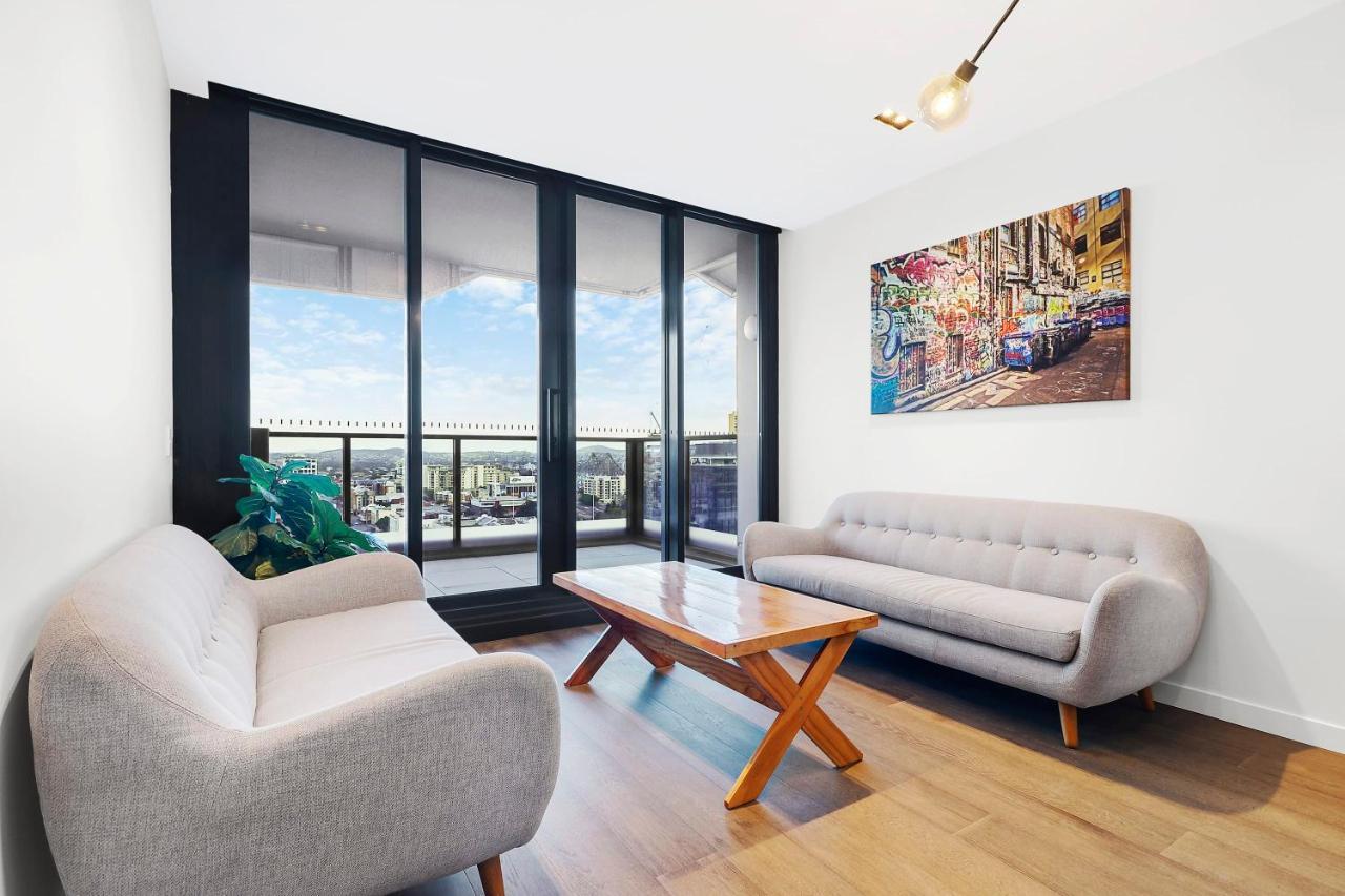 Offline - Stunning 3br With Views Brisbane