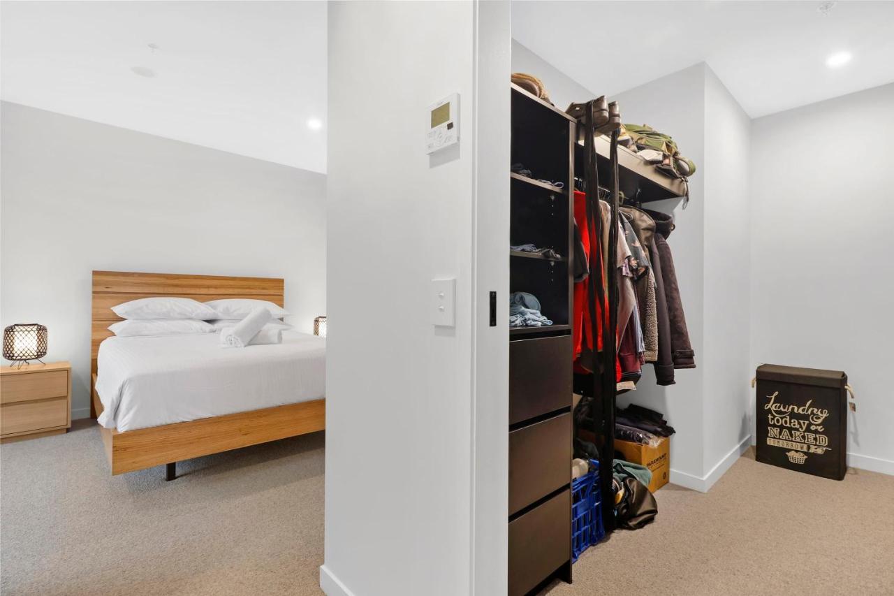 Apartment Offline - Stunning 3br With Views *
