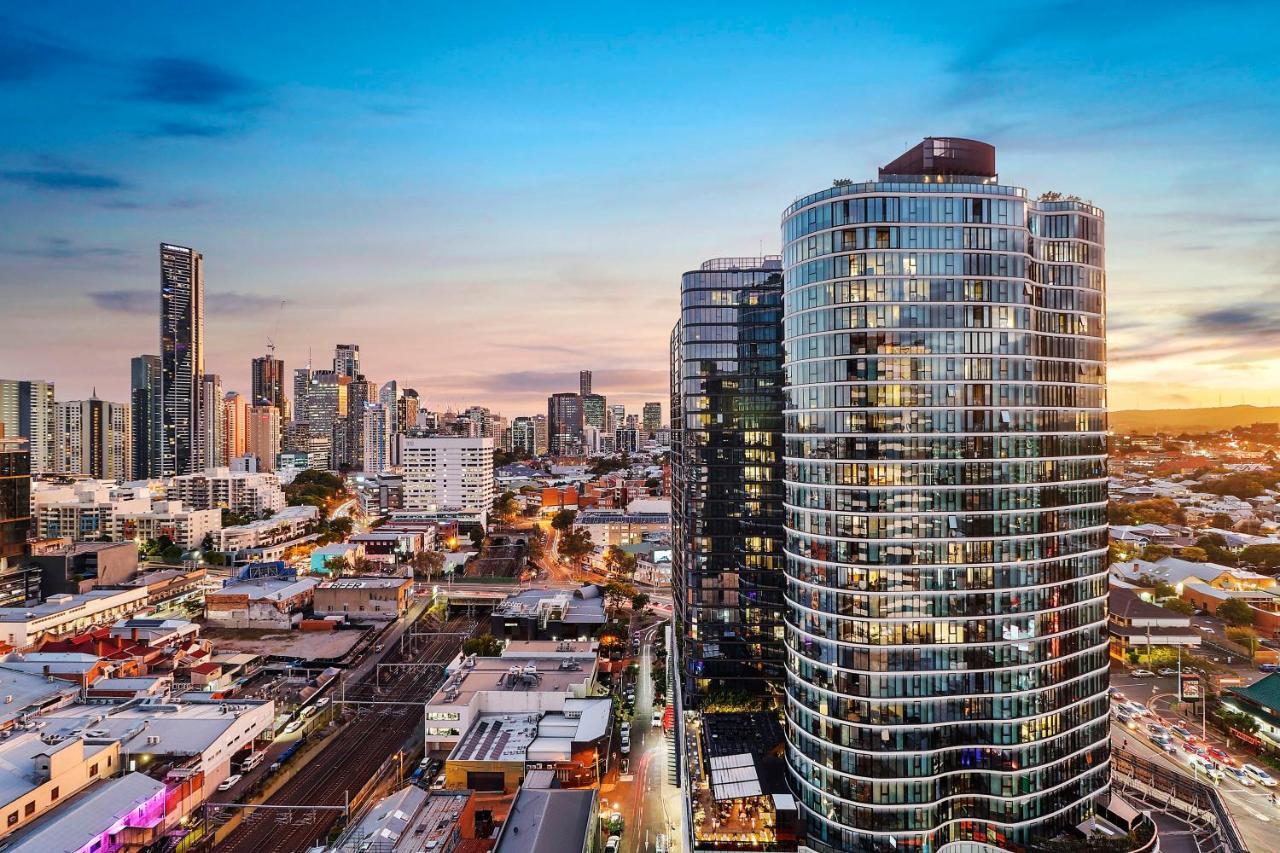 Offline - Stunning 3br With Views *