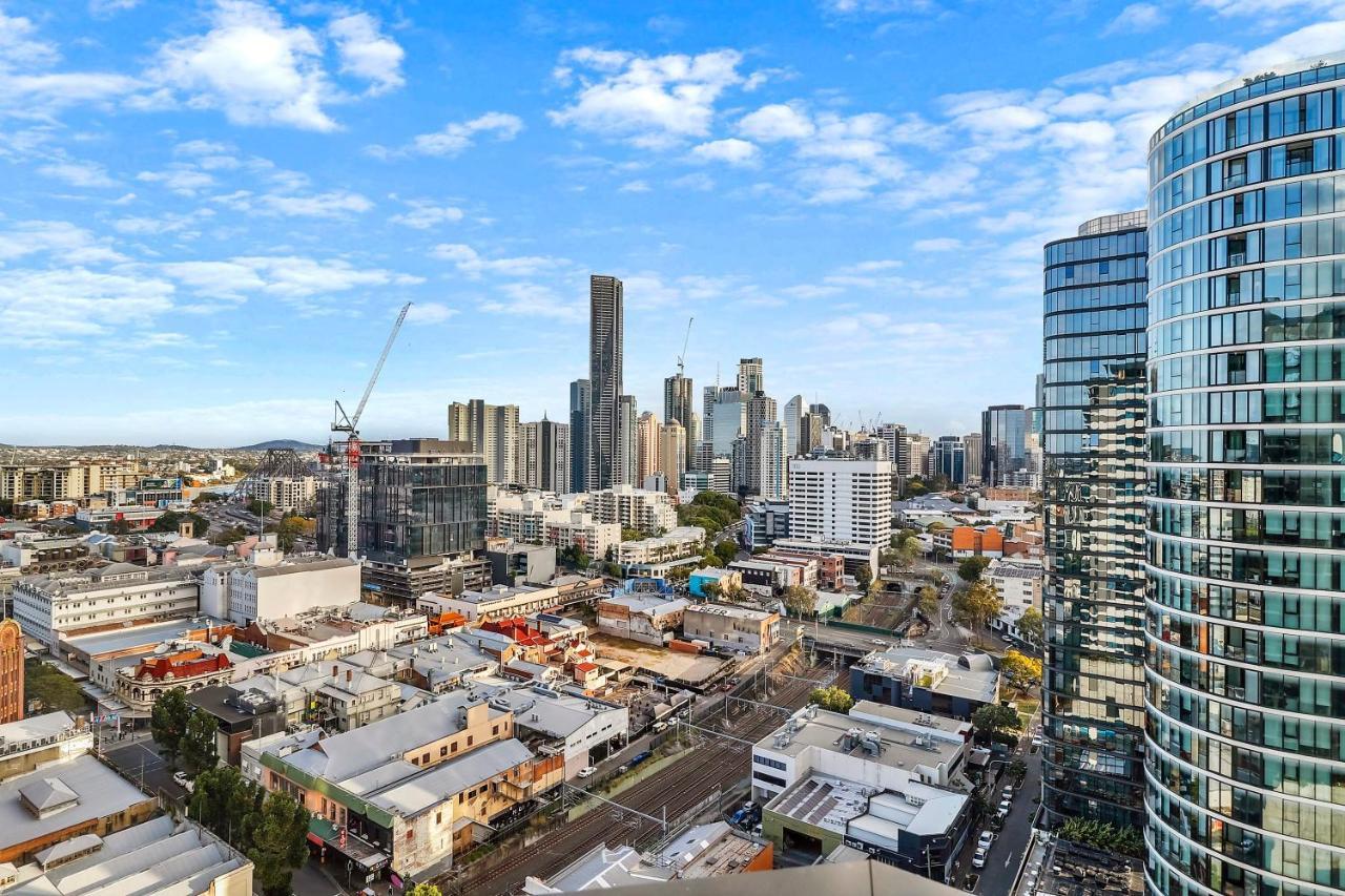 Apartment Offline - Stunning 3br With Views Brisbane